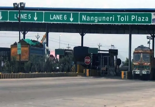 TOLL PLAZA EXTRA RS 5 CHARGERS NELLAI CONSUMER COURT ORDER 